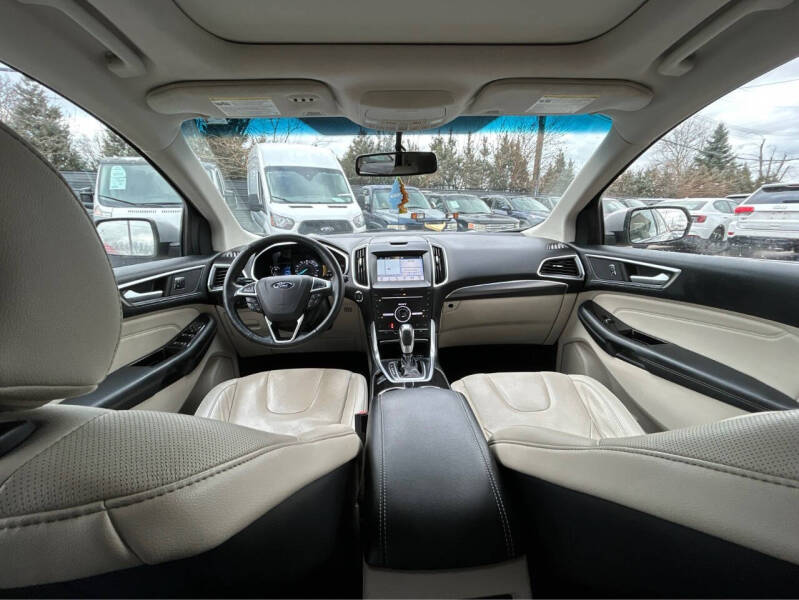 2016 Ford Edge Titanium
