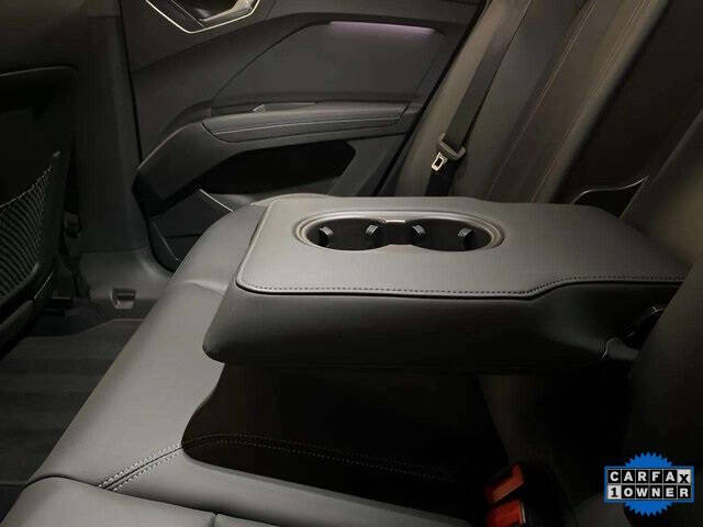 2024 Audi Q4 e-tron quattro Premium Plus 50