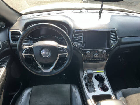 2019 Jeep Grand Cherokee Laredo