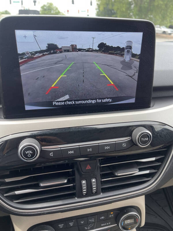 2020 Ford Escape SE