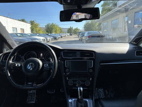 2016 Volkswagen Golf R 4Motion