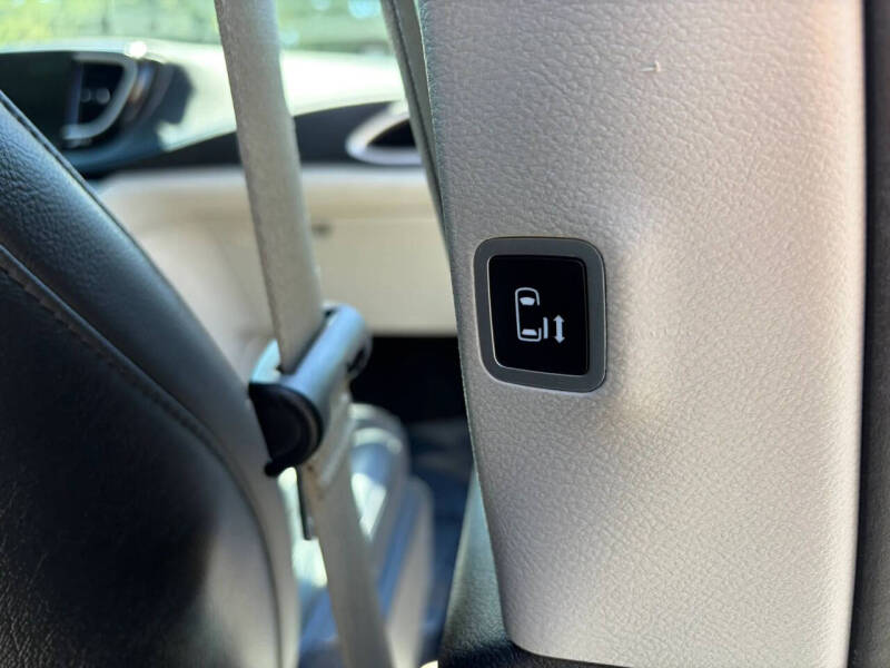 2021 Chrysler Pacifica Touring L
