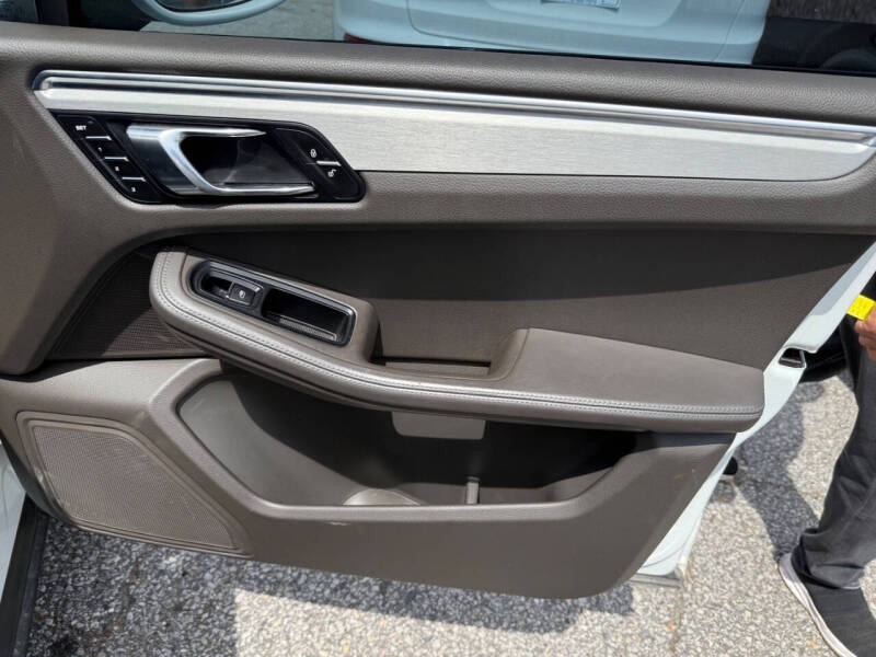 2015 Porsche Macan S