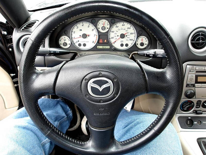 2004 Mazda MX-5 Miata