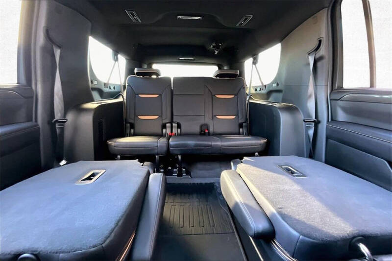 2023 GMC Yukon XL AT4