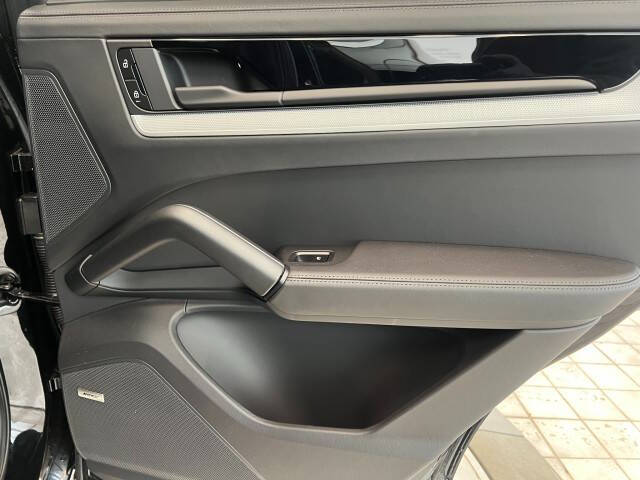 2024 Porsche Cayenne