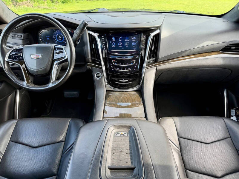 2017 Cadillac Escalade Platinum