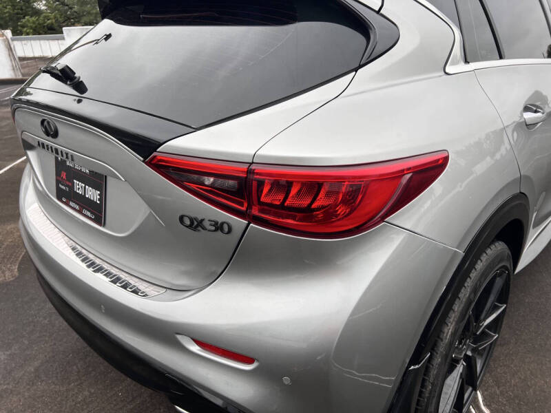 2018 Infiniti QX30 Premium