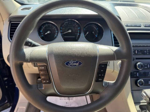 2011 Ford Taurus SE