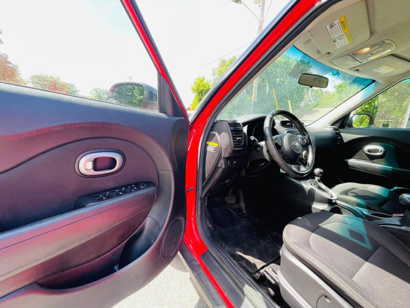 2016 Kia Soul +