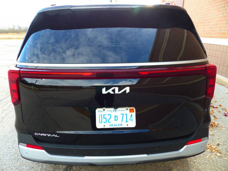 2025 Kia Carnival EX