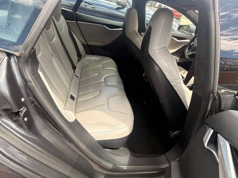 2015 Tesla Model S