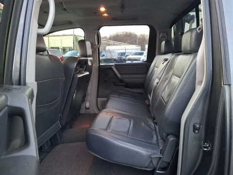 2004 Nissan Titan SE