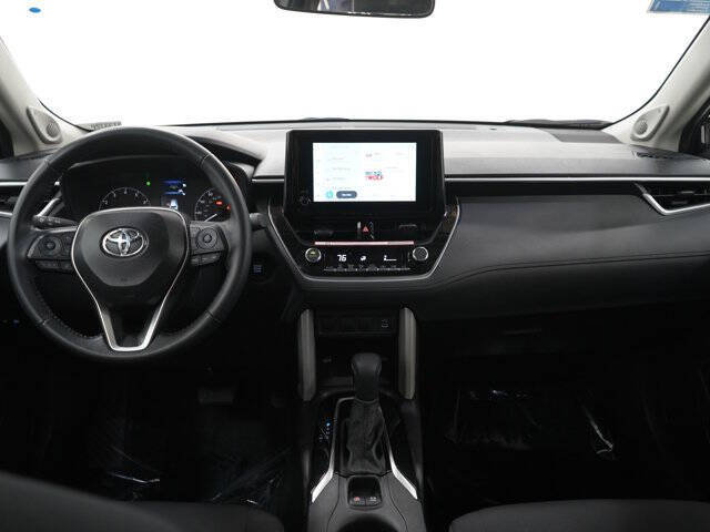 2025 Toyota Corolla Cross LE