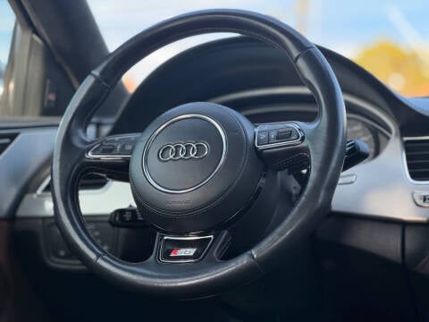 2013 Audi S8