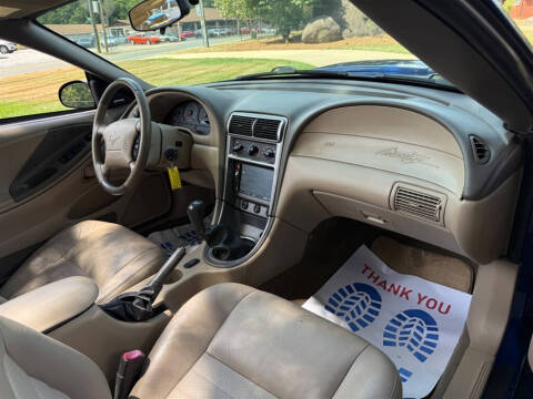 2004 Ford Mustang GT Deluxe