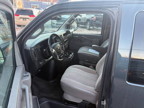 2017 Chevrolet Express LT 3500