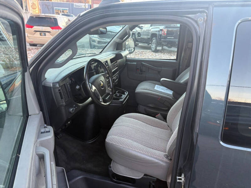 2017 Chevrolet Express LT 3500