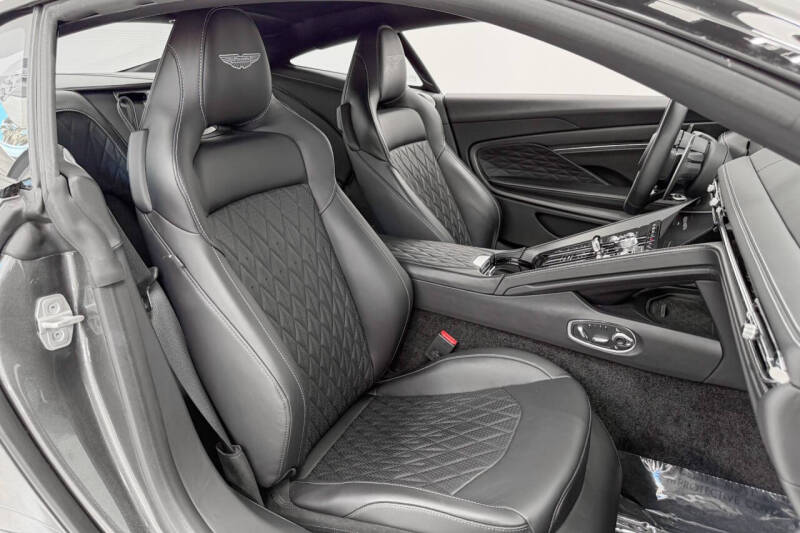 2024 Aston Martin DB12 V8