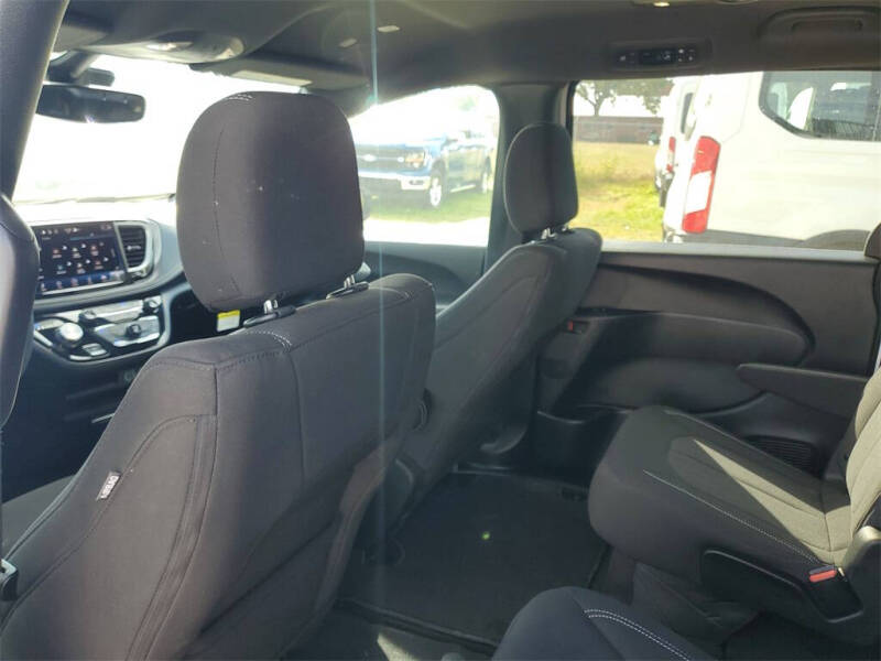 2024 Chrysler Pacifica Touring