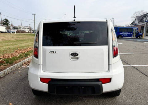 2011 Kia Soul +