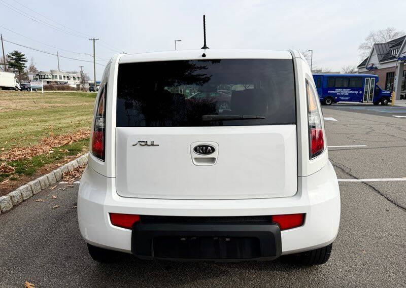 2011 Kia Soul +