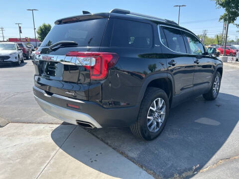 2023 GMC Acadia SLT