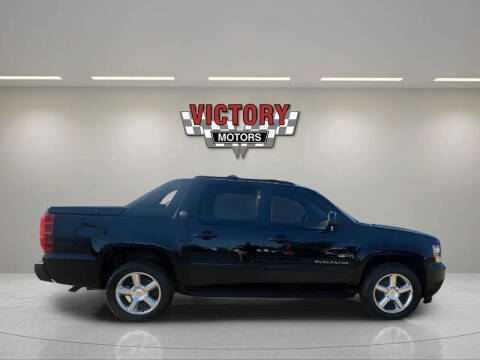 2013 Chevrolet Avalanche LS Black Diamond