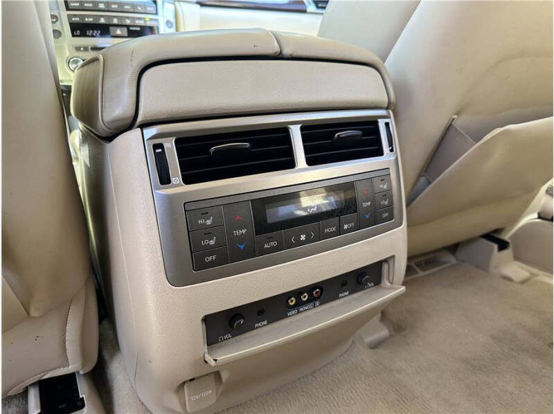 2013 Lexus LX 570
