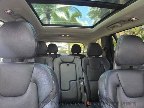 2016 Volvo XC90 T6 Momentum