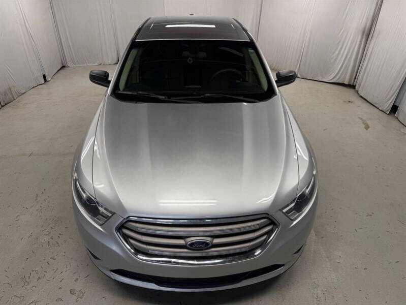 2016 Ford Taurus SE