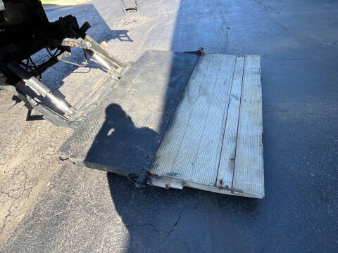 2015 Freightliner M2 106