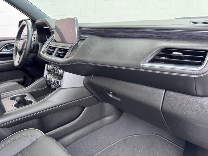 2023 GMC Yukon XL SLT