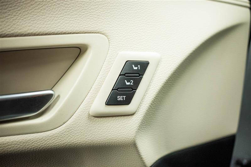 2023 Toyota Sienna Platinum 7-Passenger