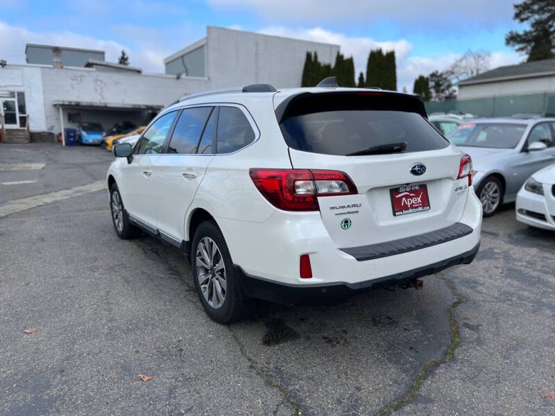 2017 Subaru Outback Touring photo 5