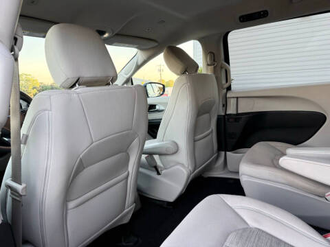 2018 Chrysler Pacifica Hybrid Touring Plus