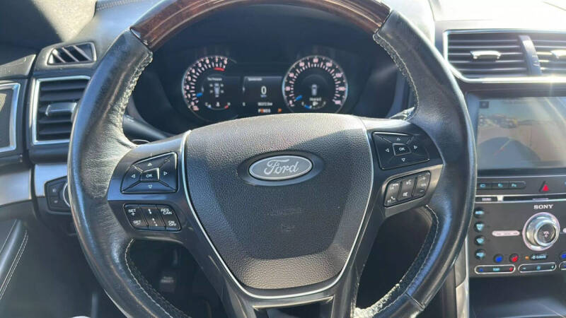 2017 Ford Explorer Platinum