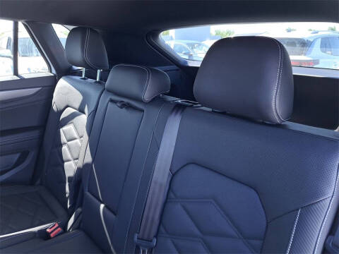 2026 Volkswagen Atlas Cross Sport SE