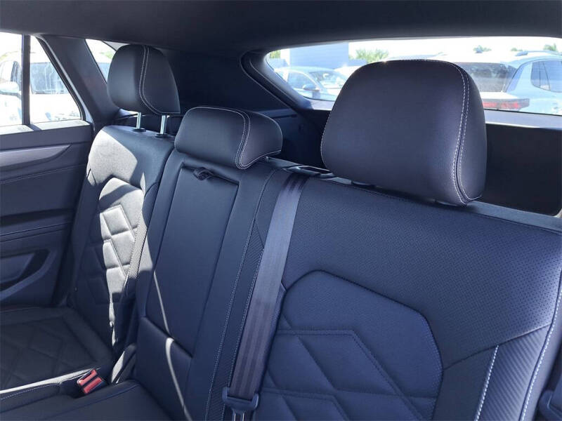 2026 Volkswagen Atlas Cross Sport SE