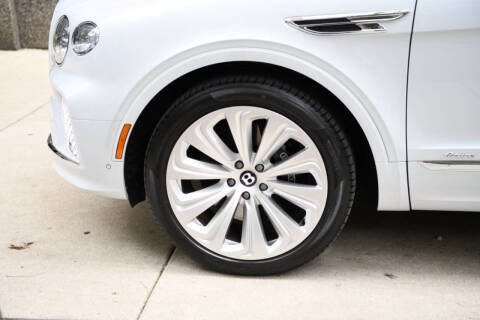 2024 Bentley Bentayga Azure V8