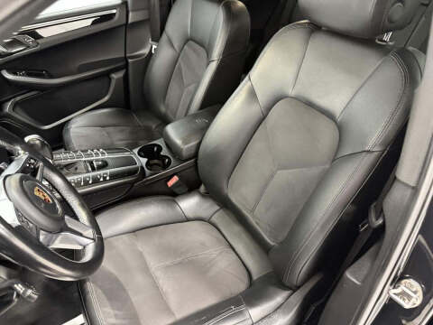 2017 Porsche Macan
