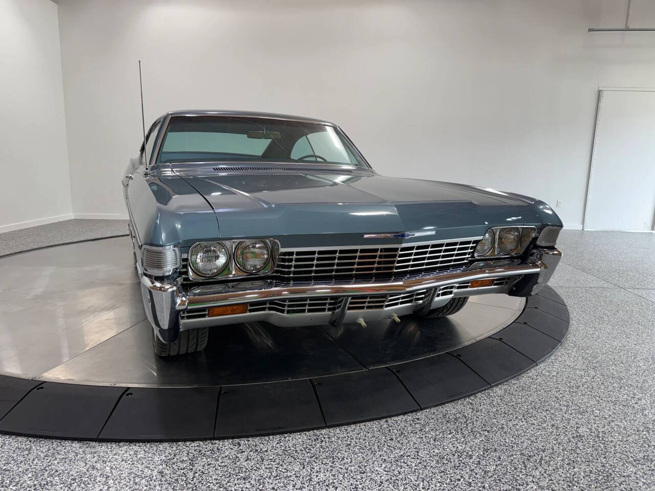 1968 Chevrolet Impala Fastback 2