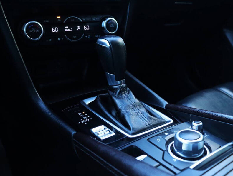 2018 Mazda MAZDA3 Touring