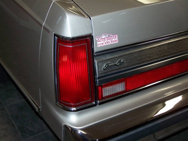 1988 Lincoln Town Car Signature