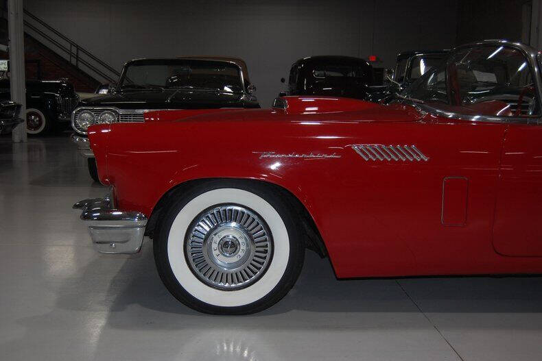 1957 Ford Thunderbird