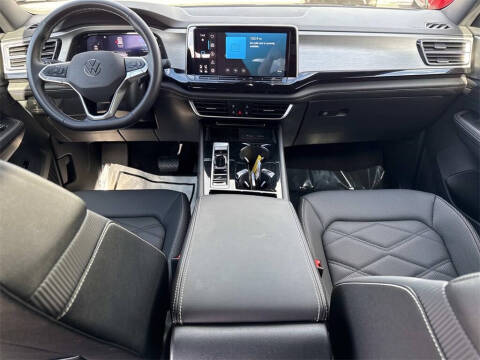 2025 Volkswagen Atlas Cross Sport SE 4Motion