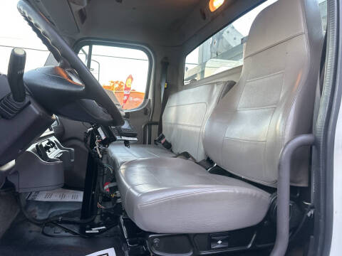 2015 Freightliner M2 106