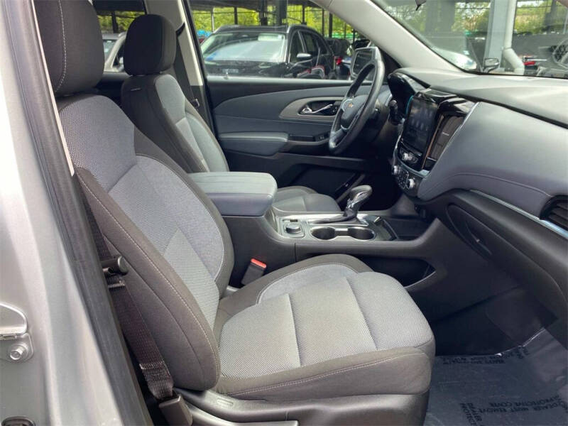 2021 Chevrolet Traverse LT Cloth