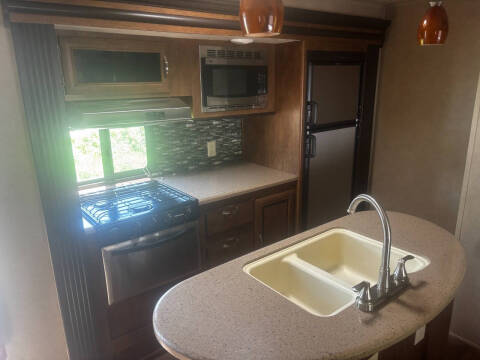 2017 Forest River 31 BKIS Wildwood