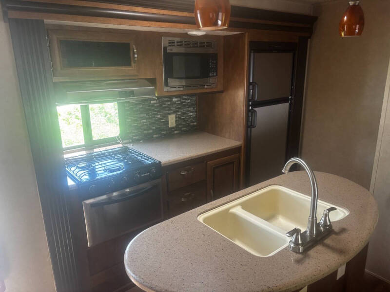 2017 Forest River 31 BKIS Wildwood